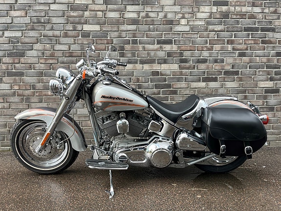 Harley-Davidson FLSTFSE Fat Boy CVO 6 of 13