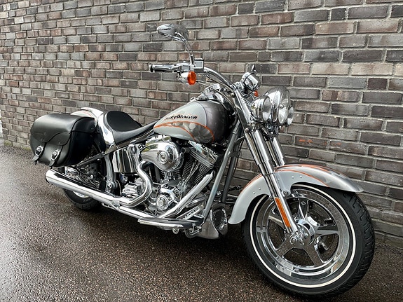 Harley-Davidson FLSTFSE Fat Boy CVO 3 of 5