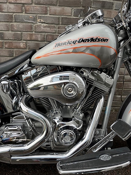 Harley-Davidson FLSTFSE Fat Boy CVO 4 of 5