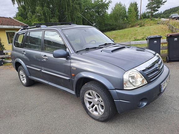 Suzuki XL7 6 of 8
