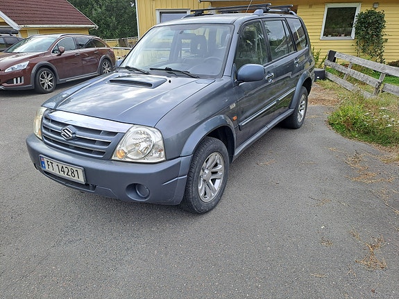 Suzuki XL7 3 of 8