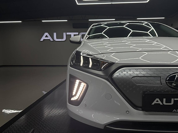 Hyundai IONIQ 3 of 23