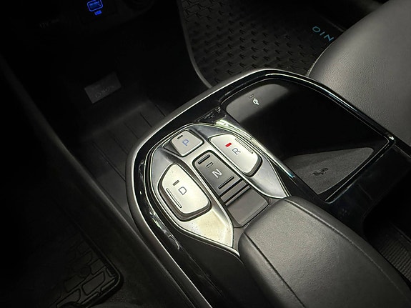 Hyundai IONIQ 16 of 23