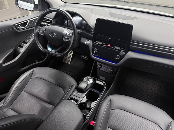 Hyundai IONIQ 13 of 23