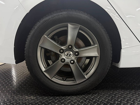 Hyundai IONIQ 11 of 23