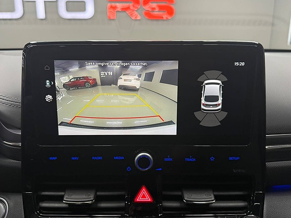 Hyundai IONIQ 18 of 23