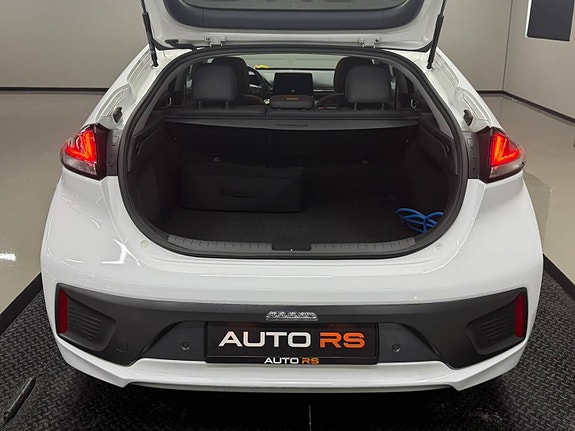 Hyundai IONIQ 10 of 23