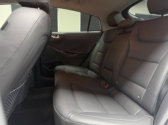 Hyundai IONIQ 22 of 23