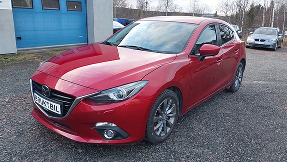 Mazda 3 4 of 5