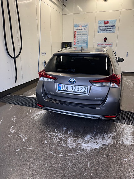 Toyota Auris 5 of 9