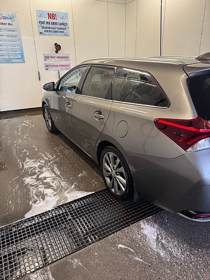 Toyota Auris 9 of 9