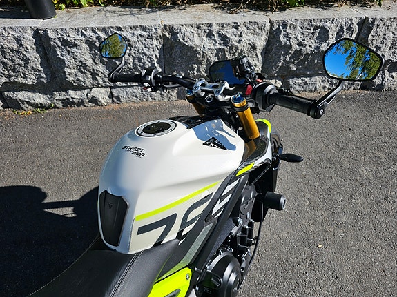 Triumph Street Triple MOTO2 Edition 8 of 11
