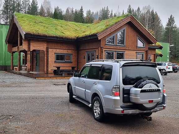 Mitsubishi Pajero 4 of 4