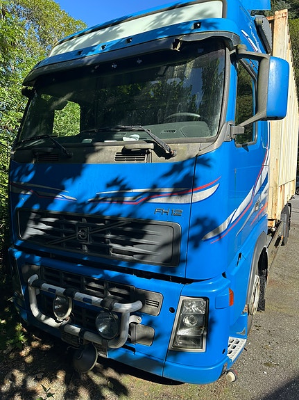 Volvo FH12 2 of 6