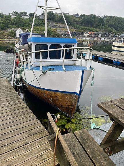 Gammel trebåt til salgs 2 of 8