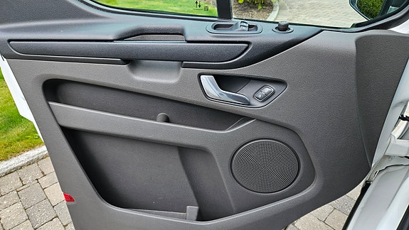 Ford Transit Custom 16 of 20