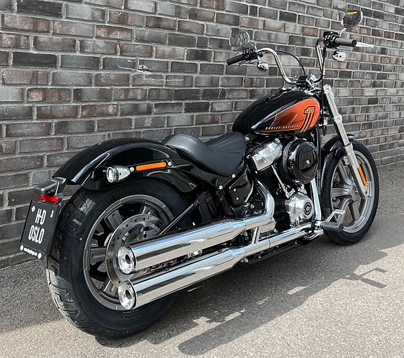 Harley-Davidson FXST Softail Standard 2 of 12