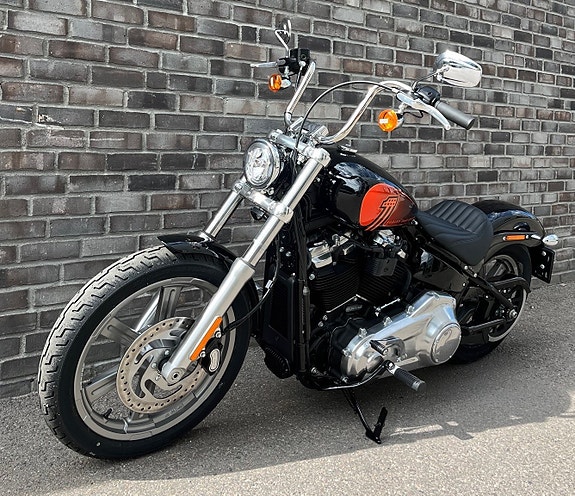Harley-Davidson FXST Softail Standard 9 of 12