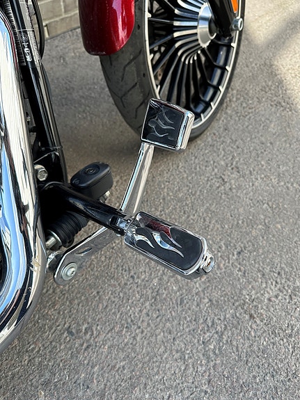 Harley-Davidson FXSB Breakout 12 of 14