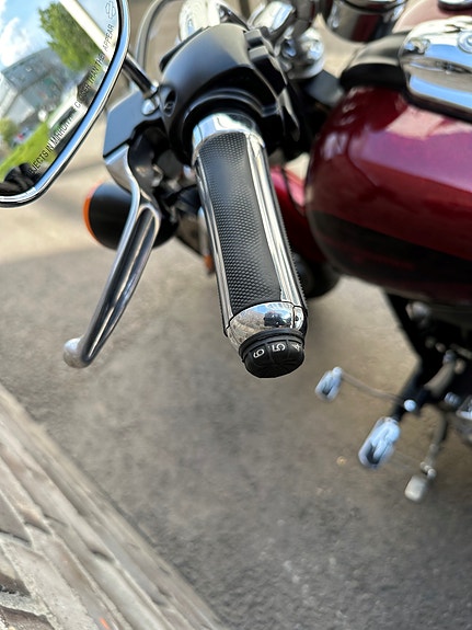 Harley-Davidson FXSB Breakout 10 of 14