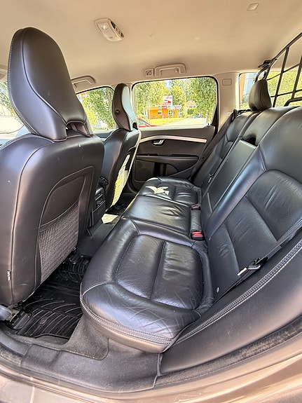 Volvo XC70 22 of 30