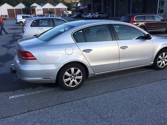 Volkswagen Passat 6 of 15