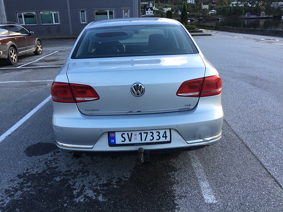Volkswagen Passat 9 of 15