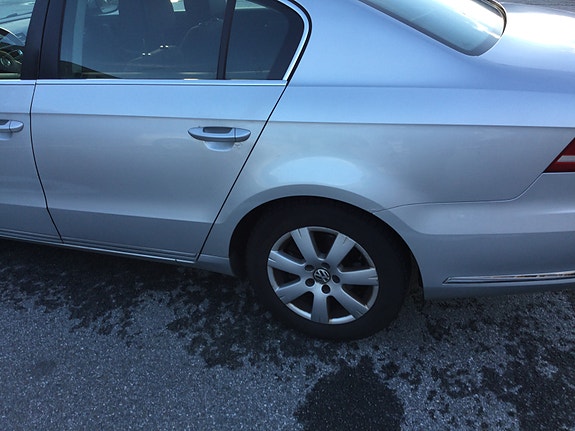 Volkswagen Passat 7 of 15