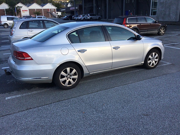Volkswagen Passat 8 of 15