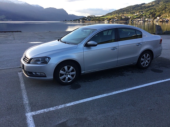 Volkswagen Passat 3 of 15