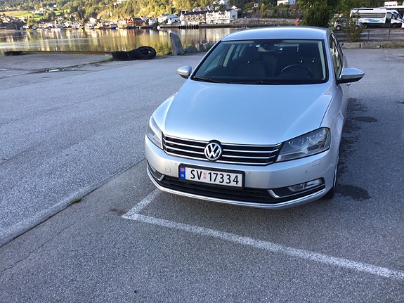 Volkswagen Passat 2 of 15