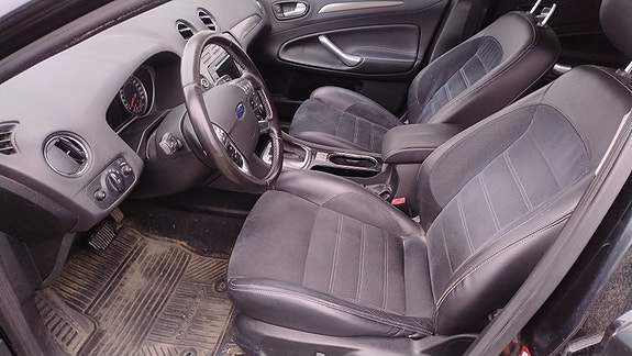 Ford Mondeo 13 of 16