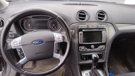 Ford Mondeo 12 of 16