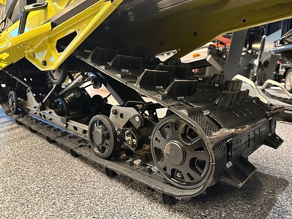 Ski-doo Expedition Xtreme 850 E-Tec 3 of 4