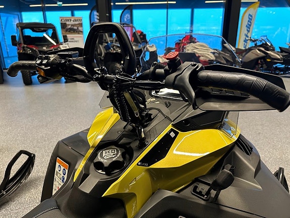 Ski-doo Expedition Xtreme 850 E-Tec 4 of 4