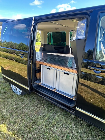 Volkswagen Caravelle 11 of 16