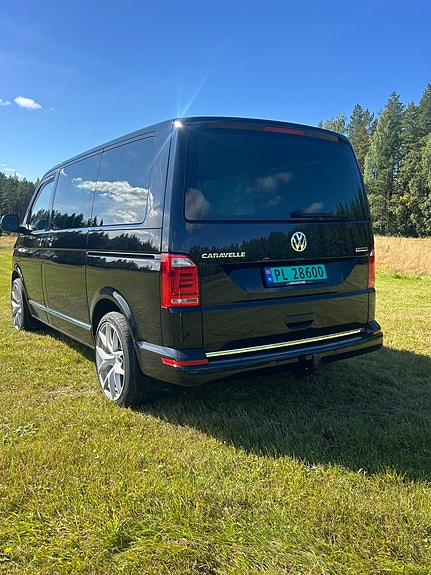 Volkswagen Caravelle 5 of 16