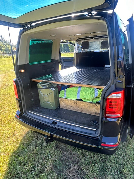 Volkswagen Caravelle 12 of 16