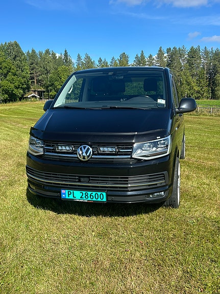 Volkswagen Caravelle 2 of 16
