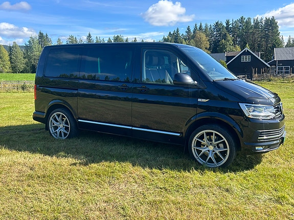 Volkswagen Caravelle 7 of 16