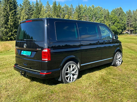 Volkswagen Caravelle 6 of 16