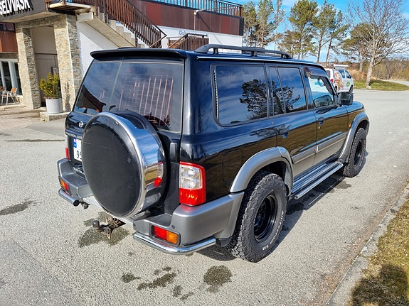 Nissan Patrol 10 of 30
