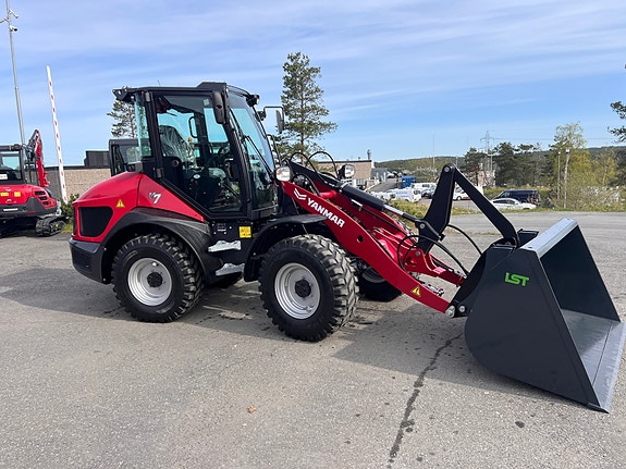 Yanmar V7 16 of 18