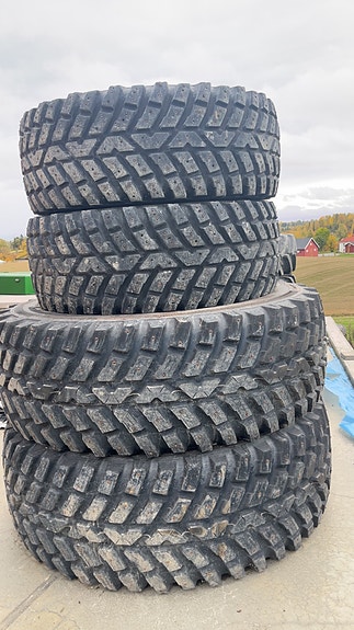 John Deere Nokian tri 2 2 of 6