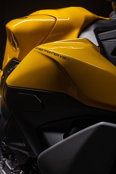 Ducati Streetfighter V2 + V2 S 25 of 29