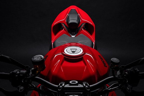 Ducati Streetfighter V2 + V2 S 10 of 29