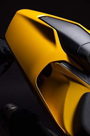Ducati Streetfighter V2 + V2 S 26 of 29