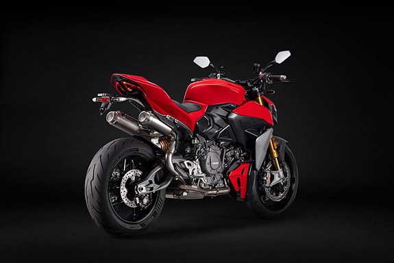 Ducati Streetfighter V2 + V2 S 7 of 29