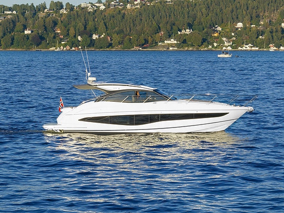 Princess V50 Open 13 of 30