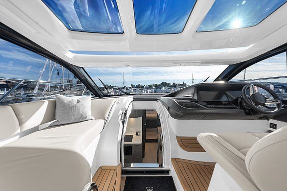 Princess V50 Open 4 of 30